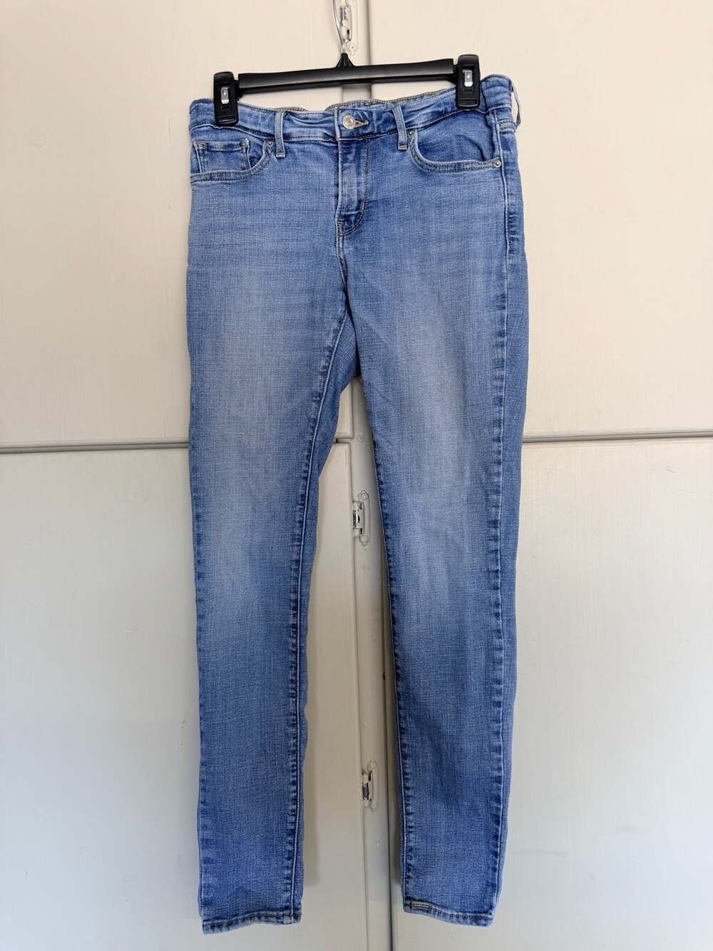 Levi's Women's Blue Medium Wash Skinny Denim Jeans